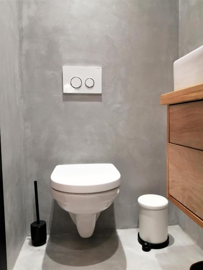 Le Petit Studio - 15 M2 - Centre Ville - Sorgue A 50 M L'Isle-sur-la-Sorgue Exterior photo